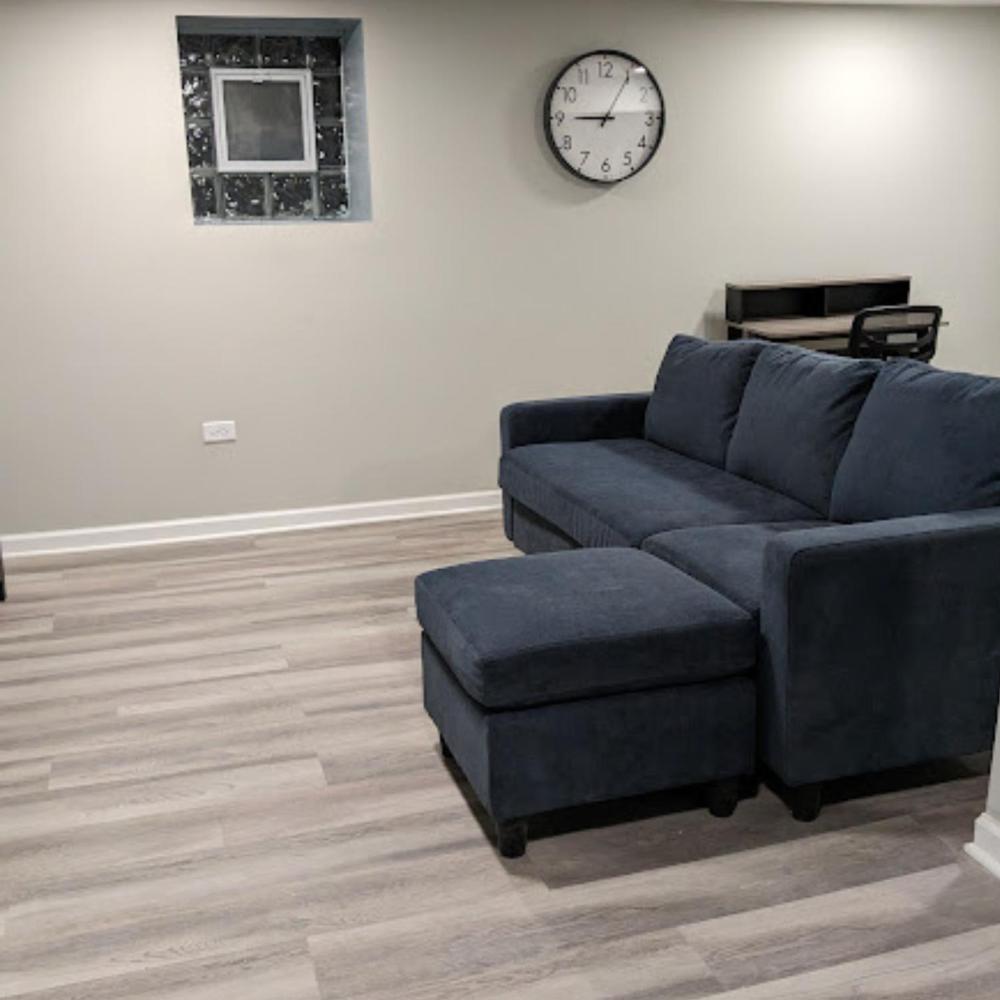 Fully Furnished Extended Stay Work or Insurance in Chicago